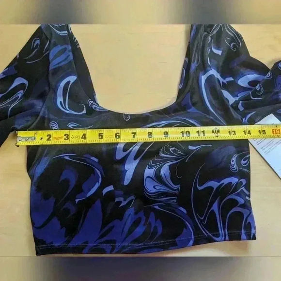 NWT ATHLETA Sport CROP top velvet texture size small support inside the shirt - Picture 14 of 15